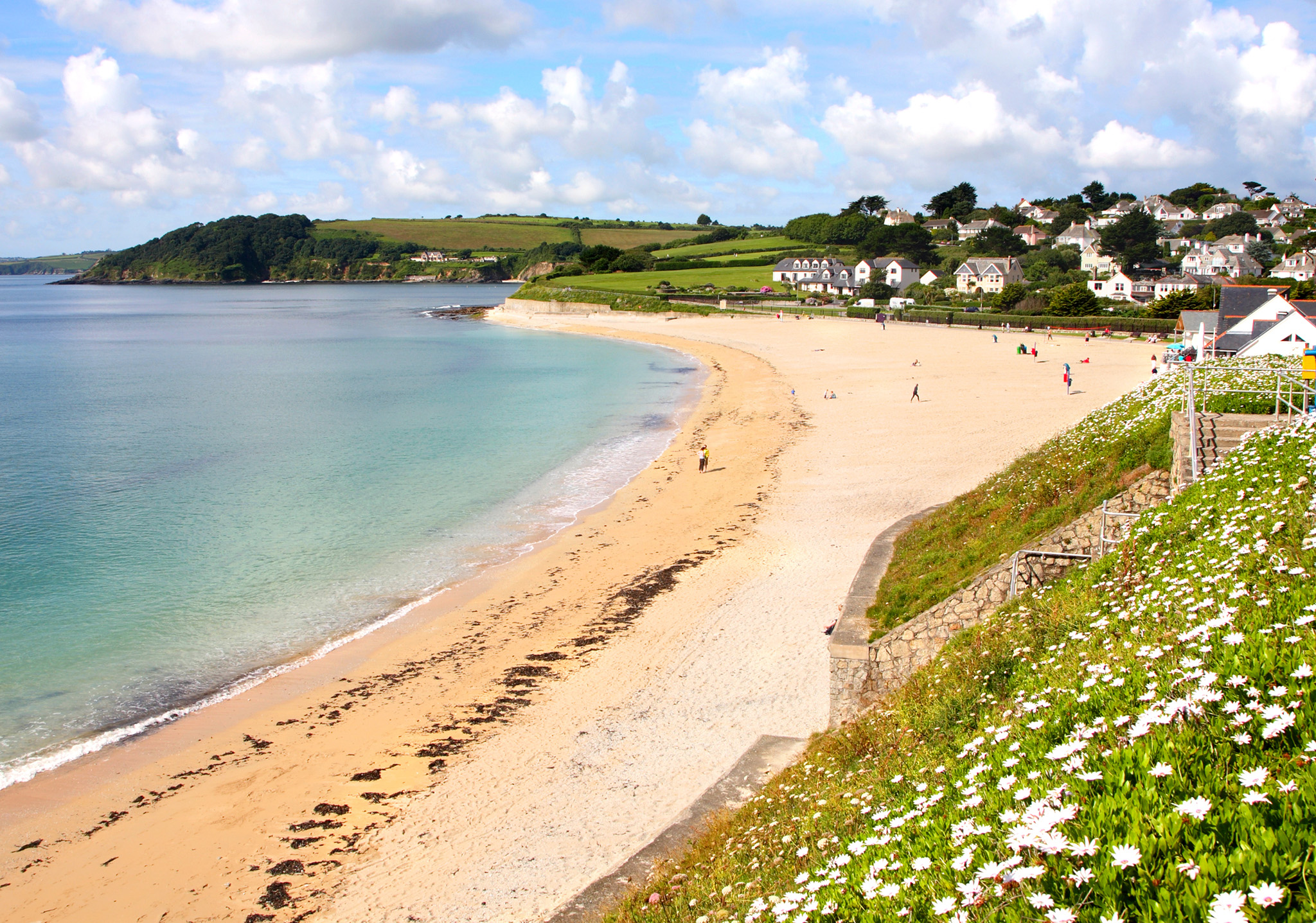 Gyllyngvase is one of the regions most popular beaches with gently shelving - photo 4