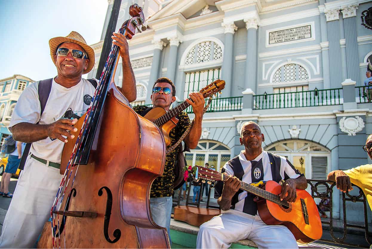 Top Attraction 1 Shutterstock Music In various traditional styles live music - photo 4