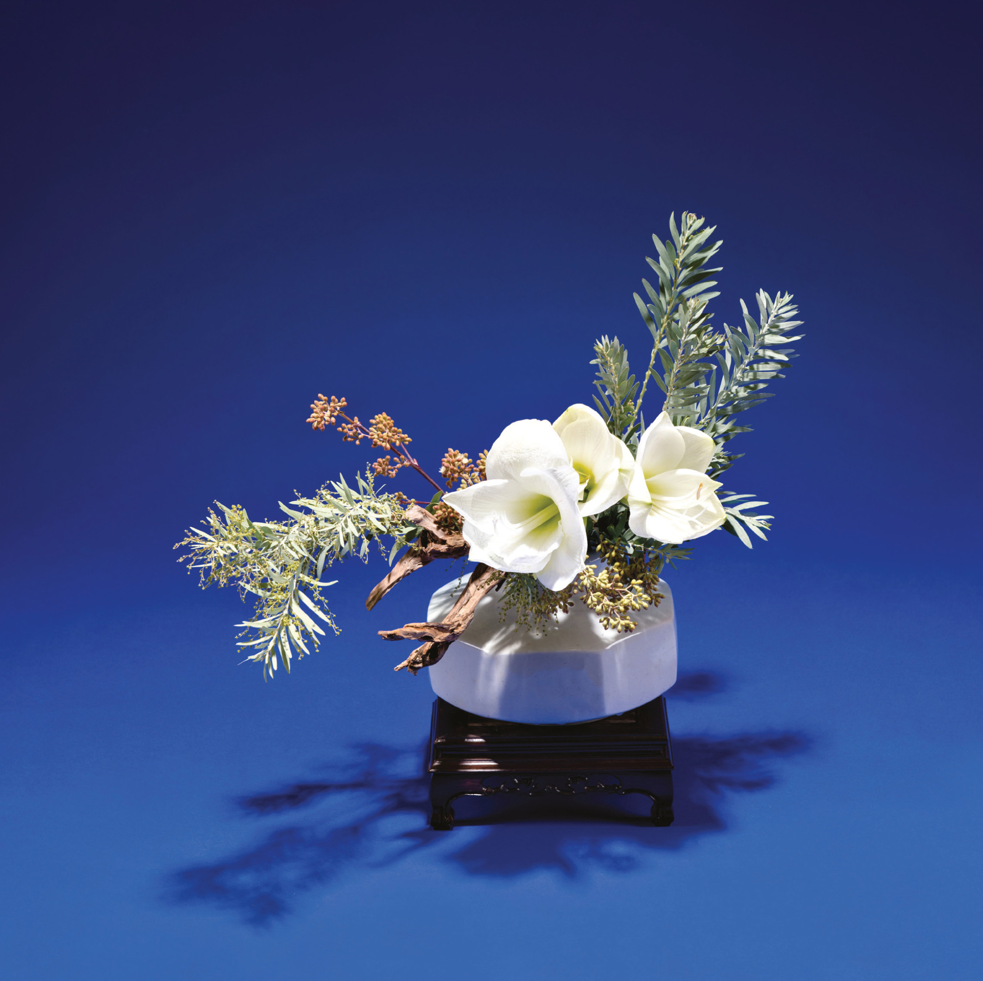 Cocoji Traditional Korean Flower Arrangement - photo 11