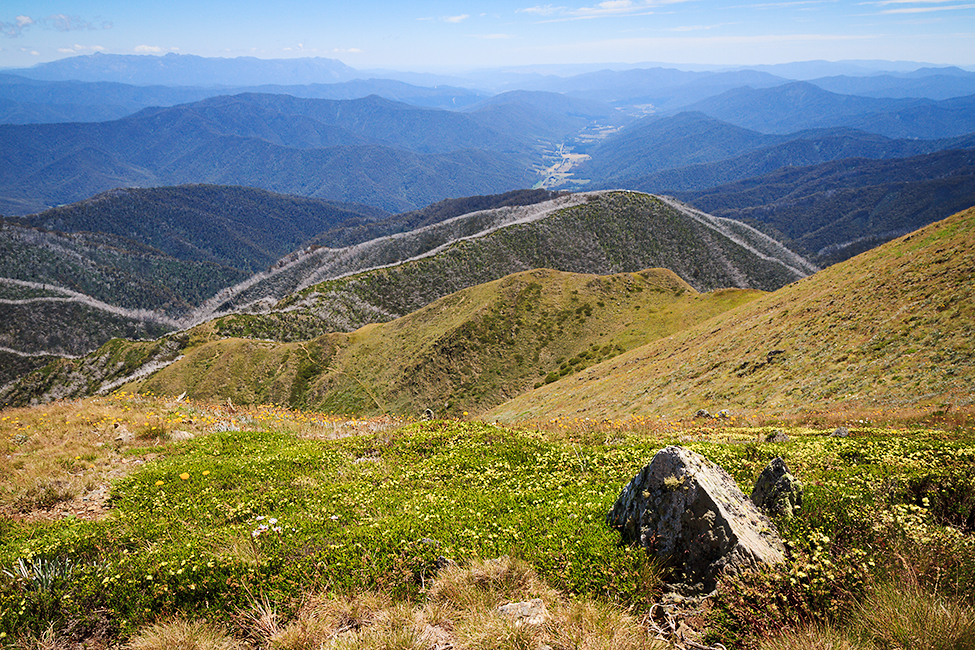 ASHLEY WHITWORTHSHUTTERSTOCK g AMAZING VIEWS Australias best day walks are a - photo 15