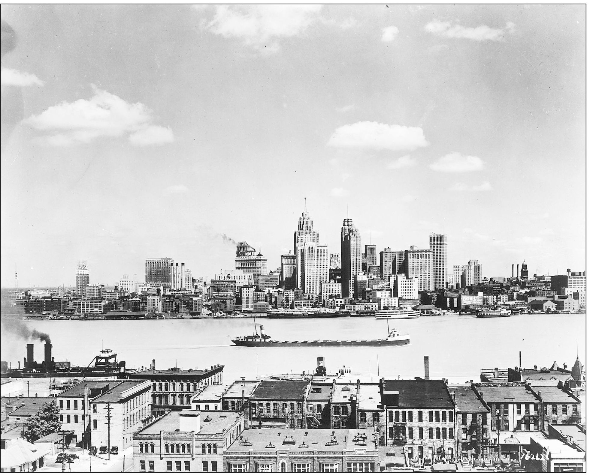 THE SKYLINE OF DETROIT 1930S A view of the heart of downtown Detroit from the - photo 4