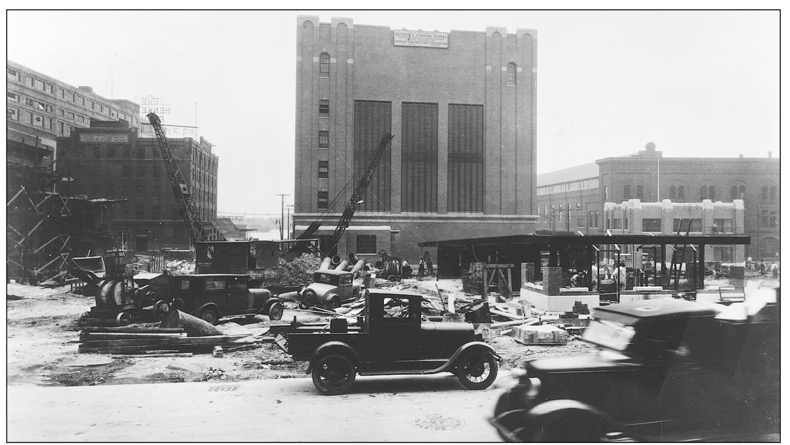 WOODWARD AVENUE AND RANDOLPH STREET 1930 Construction of the Detroit to - photo 5