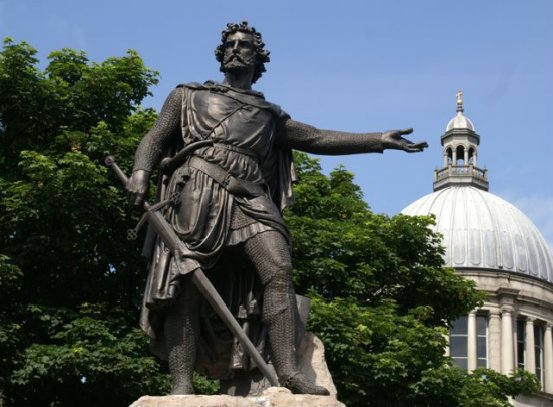 The statue of William wallace at Aberdeen The statue was erected in 1888 and - photo 4