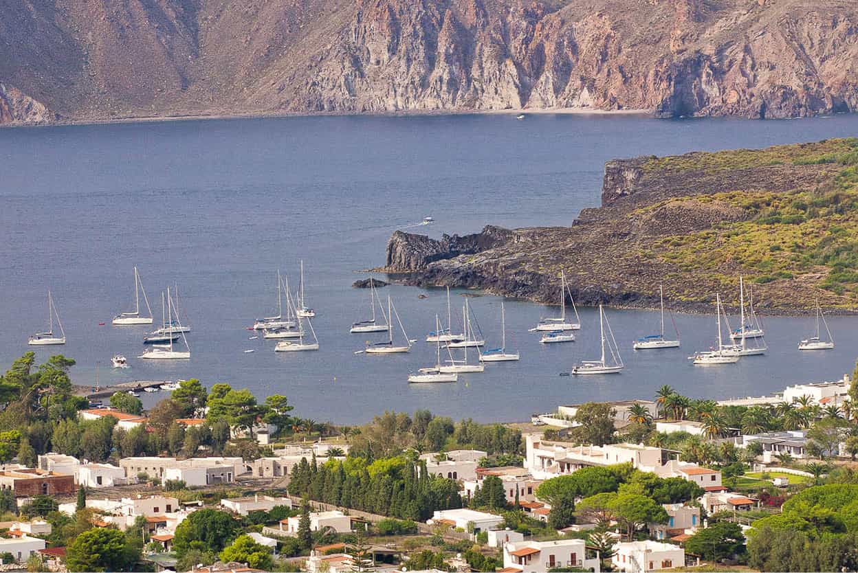 Island-hopping around the Aeolian Islands Vulcano boasts a smouldering - photo 11