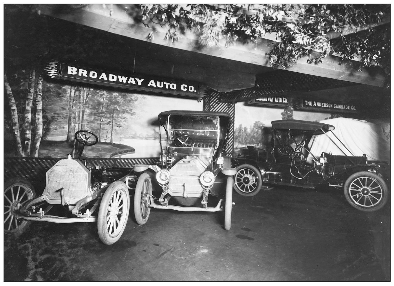 THE 1910 DETROIT AUTO SHOW Detroit held its first major automobile show in - photo 15