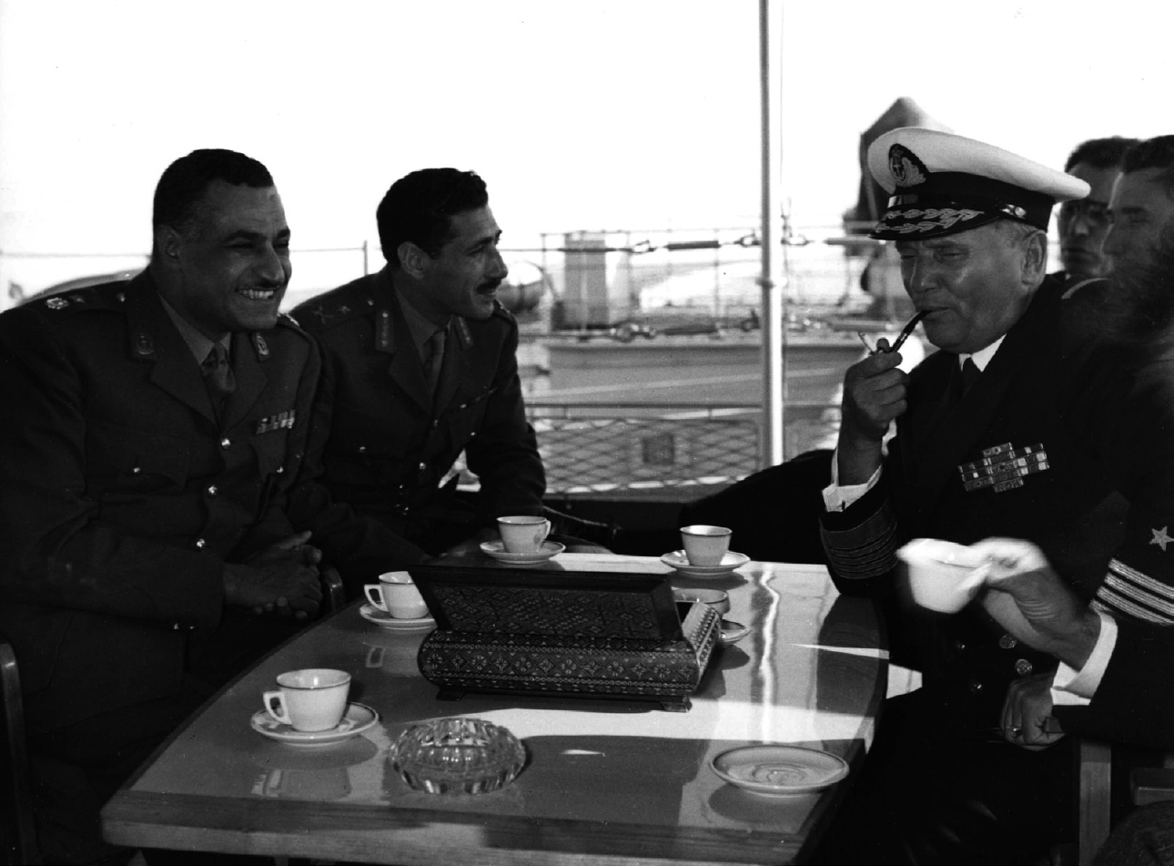 Receiving Gamal Abdel Nasser president of Egypt on the yacht Galeb during the - photo 16