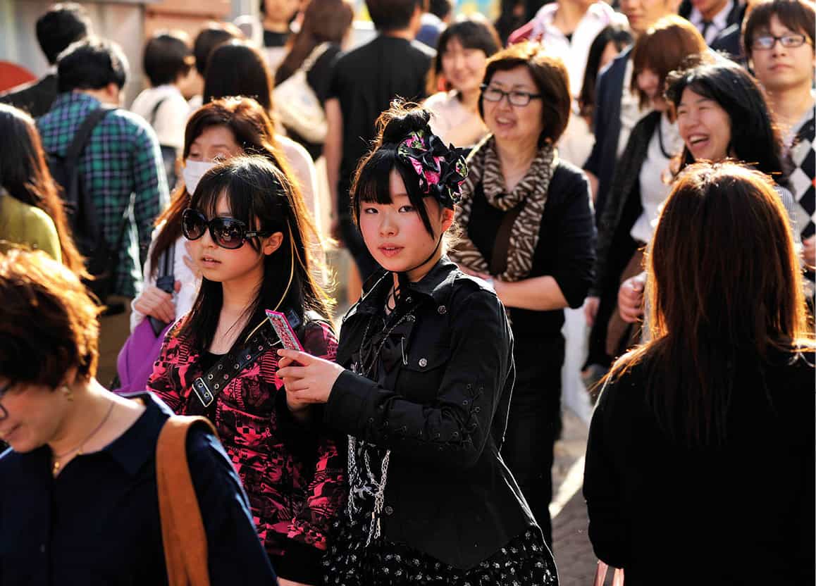 Shopping Fashionistas should set their compasses for Ginza have rich - photo 11