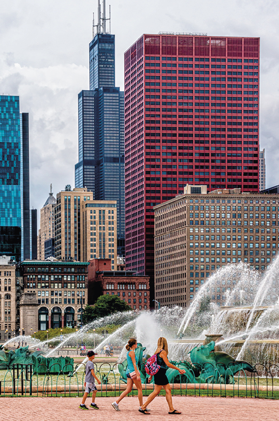 Buckingham Fountain is an urban oasis Top 10 Chicago Highlights - photo 7