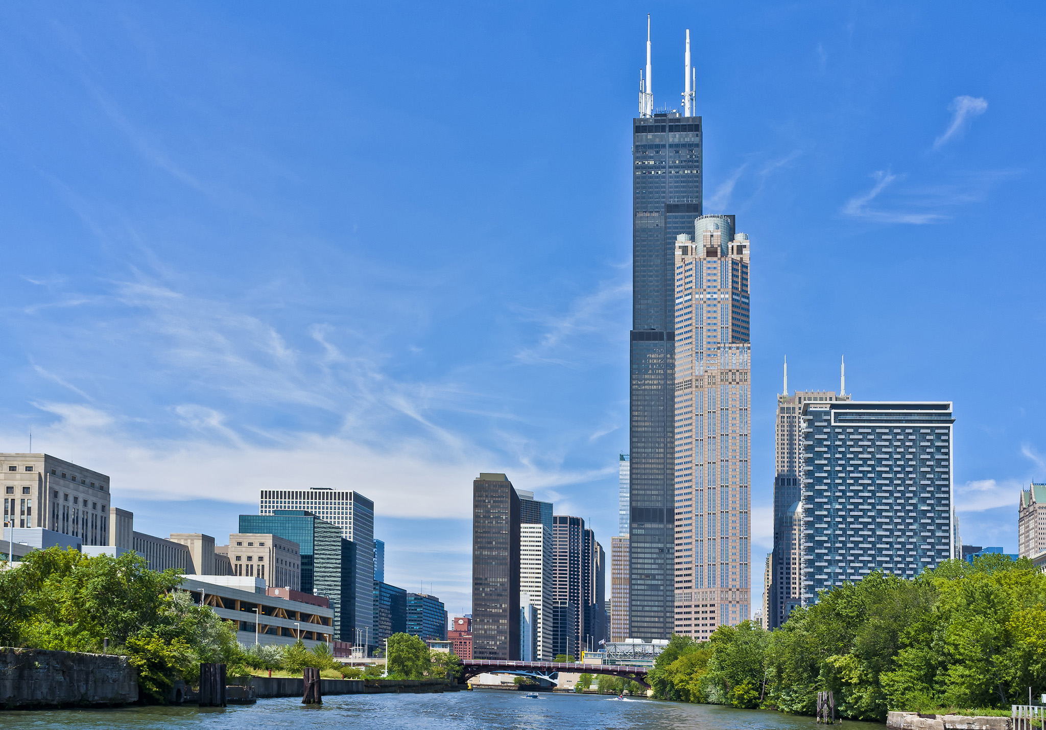 Willis Tower dominating the Chicago skyline NEED TO KNOW 233 S Wacker Dr - photo 11