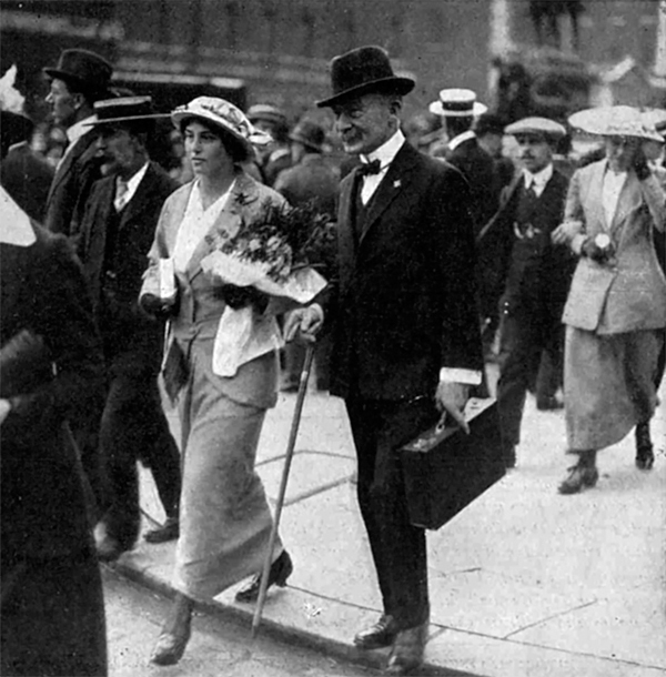 Sir Robert and Lady Baden-Powell leaving the War Office The Sketch In - photo 4