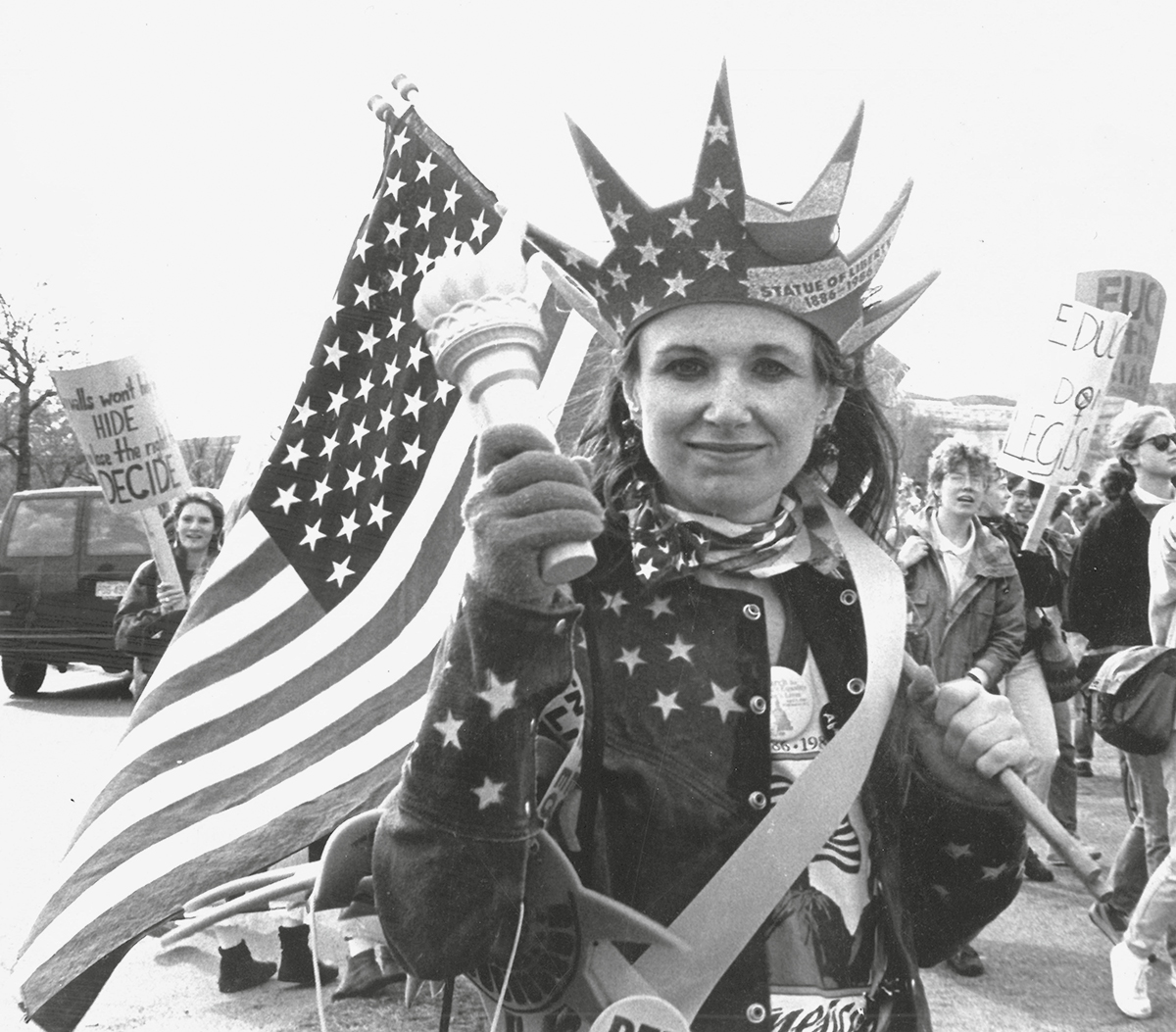 The festive and patriotic atmosphere of this march for womens abortion rights - photo 14