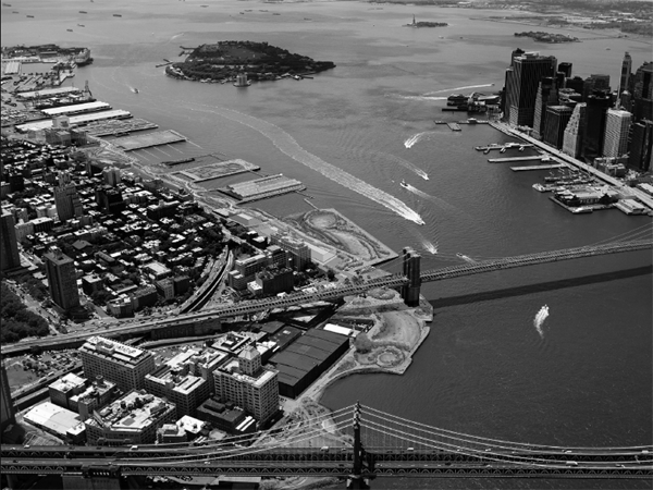 Aerial view of future Brooklyn Bridge Park ca 1980 MICHAEL VAN VALKENBURGH - photo 2