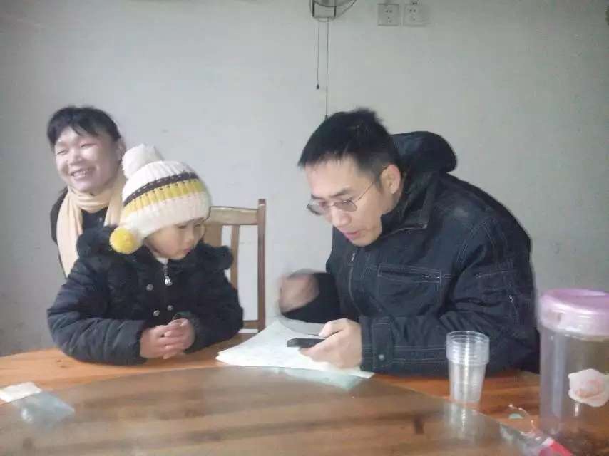 Above The author is interviewing the little ReincarnatorRunxue of this book - photo 4