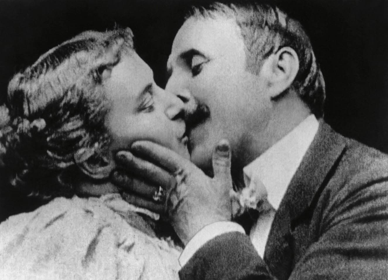 The controversy surrounding The Kiss 1896 began cinemas relationship with sex - photo 3