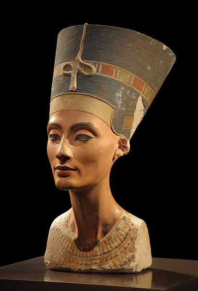 The famous bust of Nefertiti Nefertiti circa 1370-1330 BC In the early 20th - photo 3