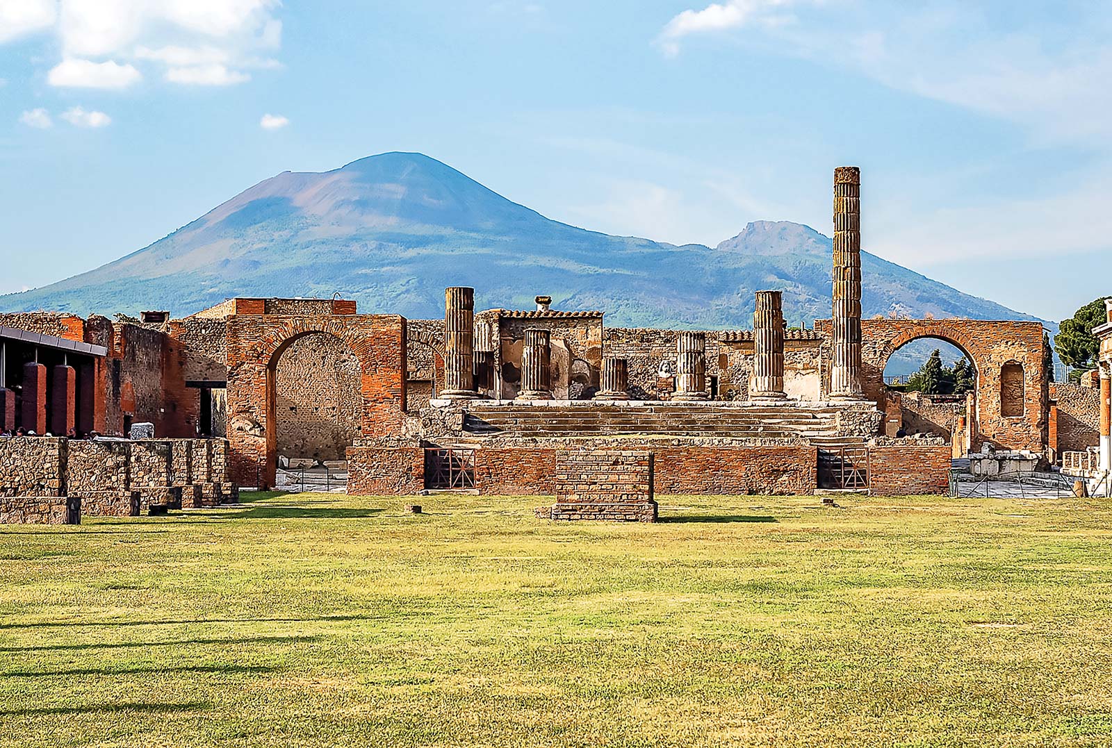 two Roman cities frozen in time by the eruption of Vesuvius in AD 79 - photo 17