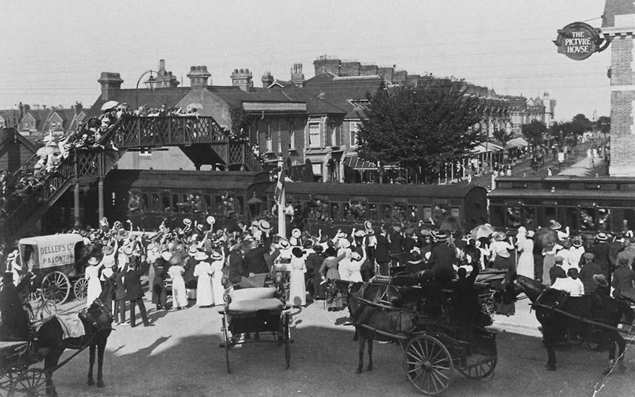 A troop train leaving Paignton 1914 Totnes Image Bank Littlehempston home - photo 5