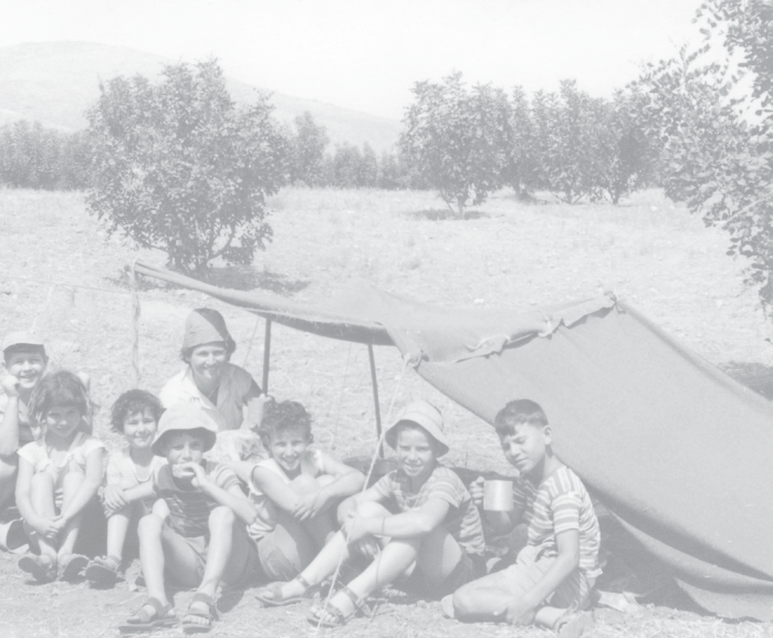 RACHEL BIALE Growing Up Below Sea Level A KIBBUTZ CHILDHOOD Mandel Vilar Press - photo 1