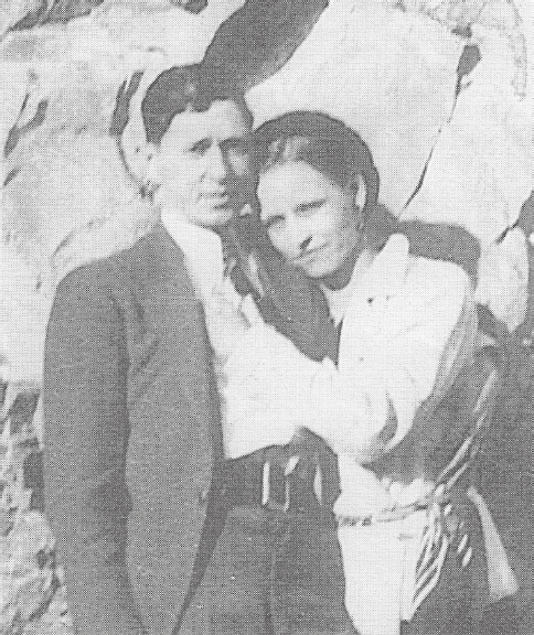 CLYDE BARROW AND BONNIE PARKER IN 1933 AMBUSH The Real Story of Bonnie and - photo 1