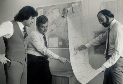 II Brian Laurence and Eddy Edwards discussing a geological report in Sydney - photo 25