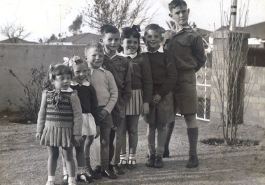 VII Brian centre and his first cousins VIII Minnie and Hymie with Ron - photo 7