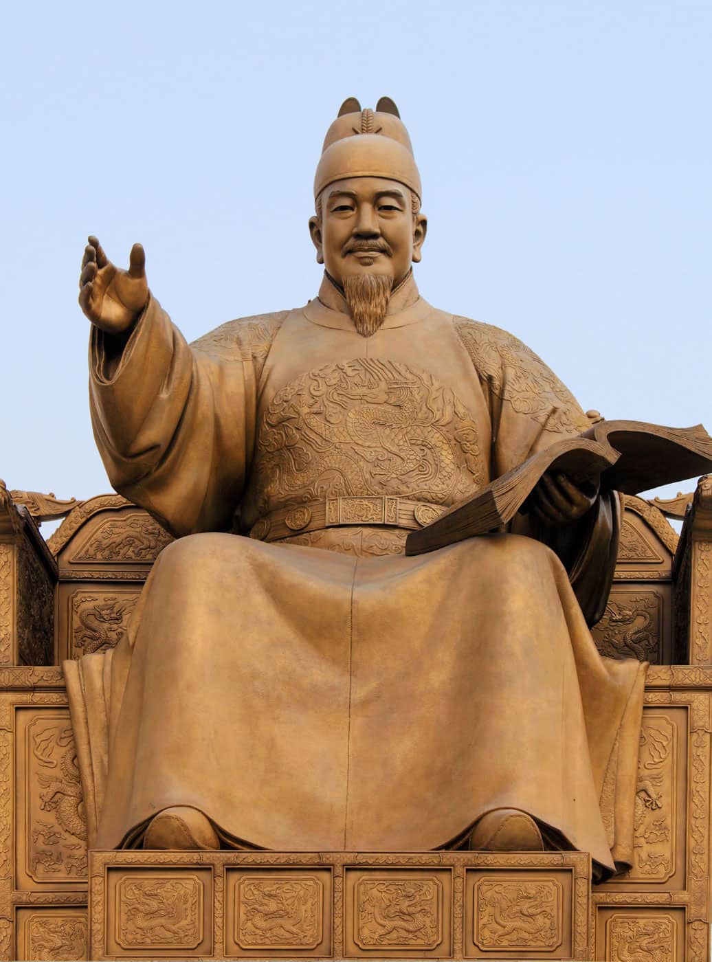Statue of King Seongjong the sixth ruler of the Kory kingdom in Seoul - photo 8