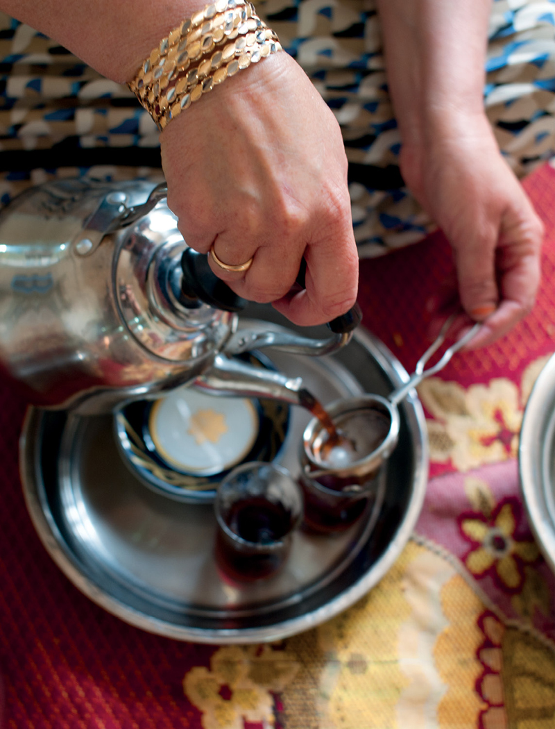 Halabja Kurdistan Pouring tea at home for guests Tabriz Iran A popular - photo 4