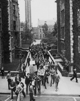 CITY OF PROMISES A HISTORY OF THE JEWS OF NEW YORK JEWS IN GOTHAM NEW YORK - photo 1