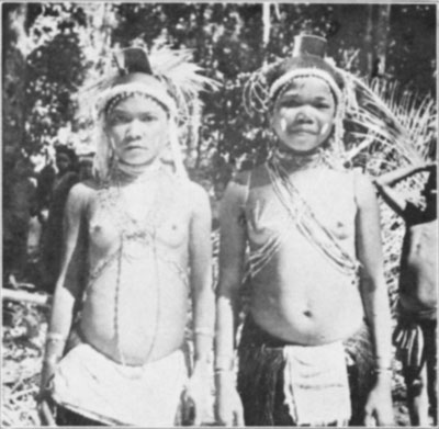 Photo by author 1935 TWO LANOH NEGRITO GIRLS DRESSED FOR THE DANCE NEAR - photo 1