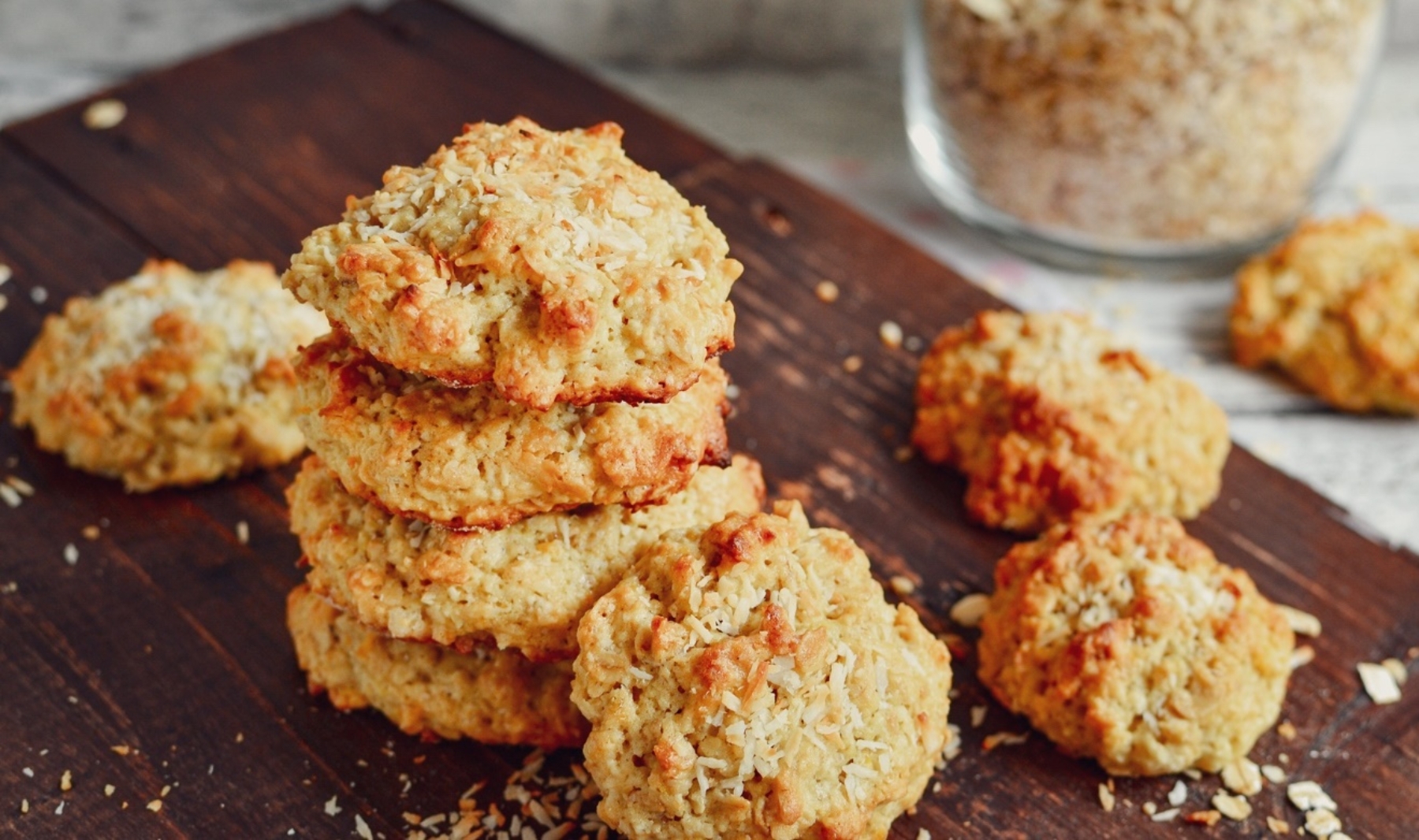 These are healthy treats made with a delicious combination of oatmeal and - photo 9