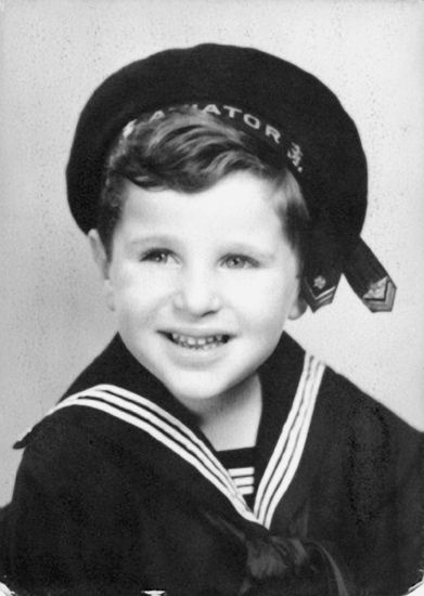 The boy in the sailor suit who could not save his grandmother from dying - photo 3