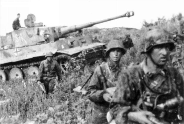 A Panzer Unit at the Battle of Kursk About Charles River Editors - photo 1