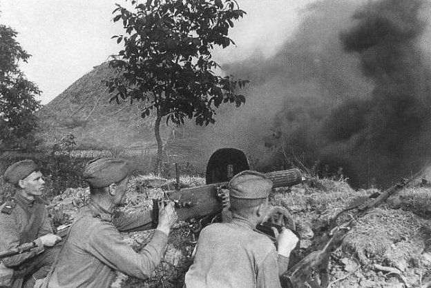 A Soviet machine gun in action at the battle The Battle of Kursk The - photo 3