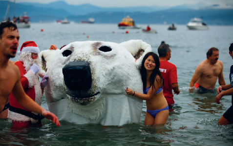 Polar bear swim Vancouver Polar bears live on the interface between ice and - photo 5