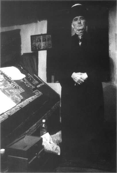 A Erol Baba standing beside the tomb of Haznadar Baba Introduction Within - photo 4