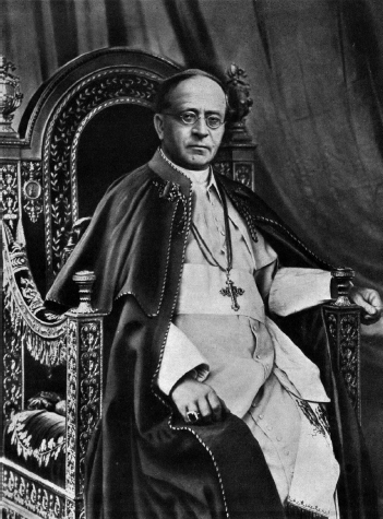 Figure 7 In the summer of 1935 Pius XI who was on the papal throne before - photo 11