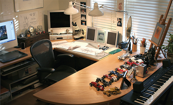 My Studio My studio desk layout is simple The U-shape configuration allows me - photo 8