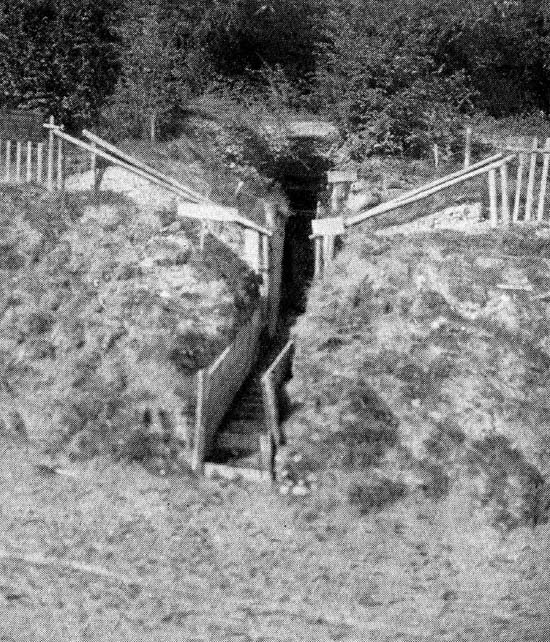 Battalion Command Post Infantry Regiment 51dug into the Railway Embankment Vimy - photo 20