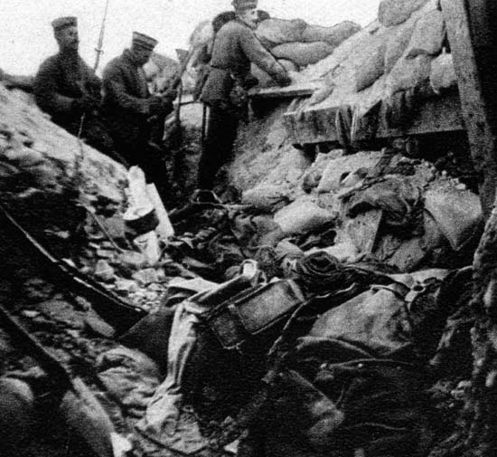 Captured French Trench Lorette Spur 3 March 1915 Lambrecht Collection - photo 7
