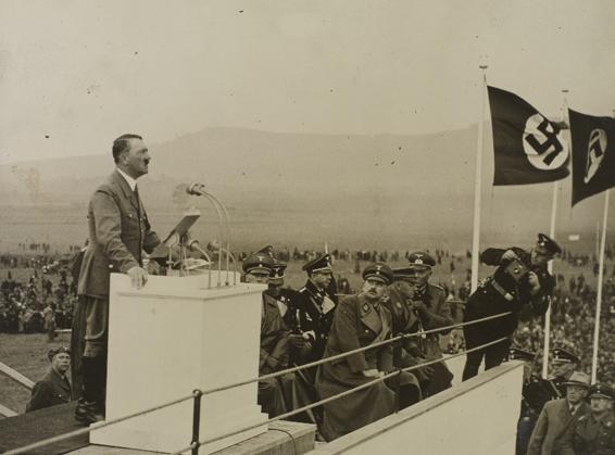 Hitler speaking at a harvest festival in Bckeberg on October 3rd 1937 C - photo 2
