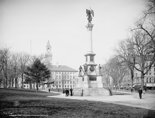 Worcester Common with the Soldiers Monument at center and City Hall in the - photo 4