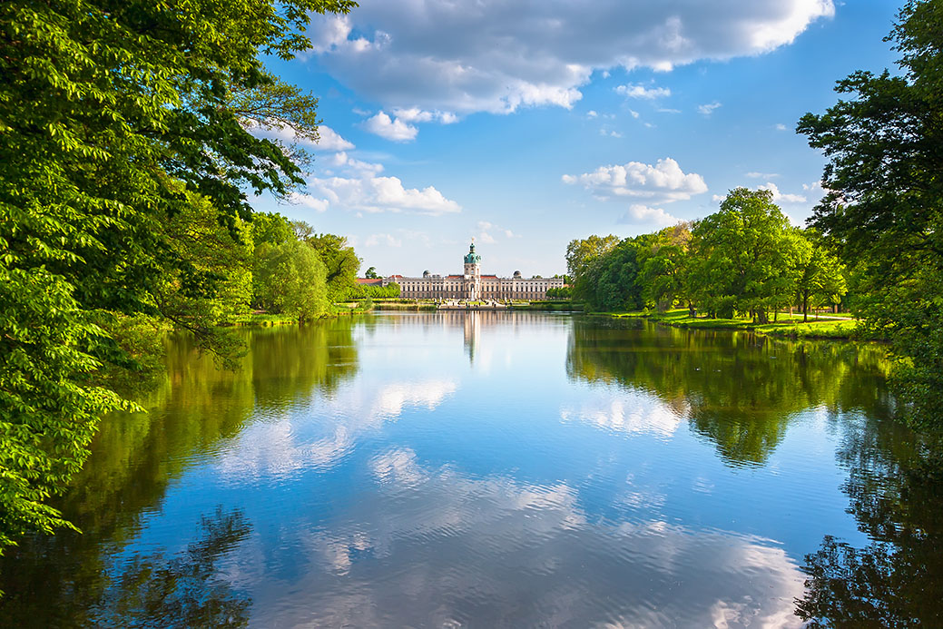 SERGEY KELINSHUTTERSTOCK Berlin Top Experiences Outdoor Berlin Wall - photo 9