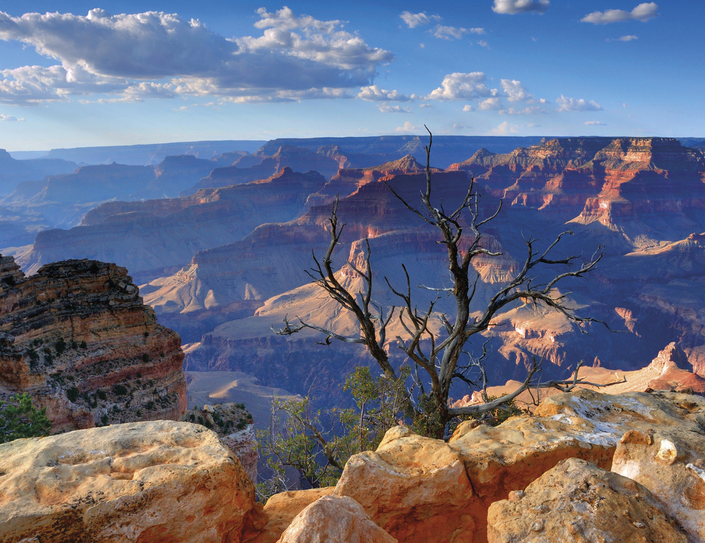 The Grand Canyon is a spectacular sight of natural beauty easily accessible - photo 7