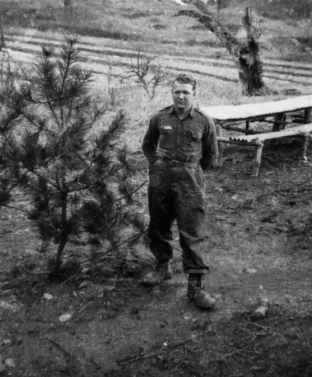 Unknown American soldier on 3 mortar position near Hill 355 Diving for - photo 18