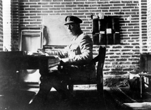 Major General Townshend at his quarters at Kut during the siege By kind - photo 21