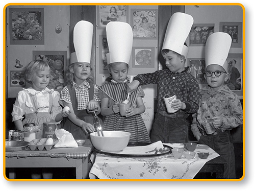 Kindergartners at Dudgeon School in Madison made yummy pumpkin pie in 1945 Be - photo 19