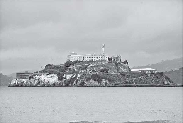 CONTENTS FOREWORD Ask anyone whos ever visited Alcatraz theres no question - photo 6