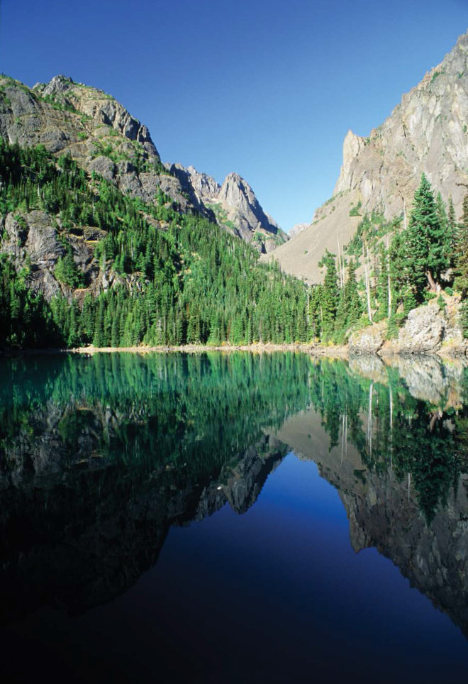 Lake Constance and Avalanche Canyon below Mount Constance are carved into thick - photo 4