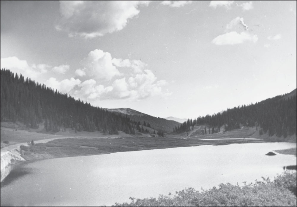 Poudre Lake located in Rocky Mountain National Park just east of the - photo 2