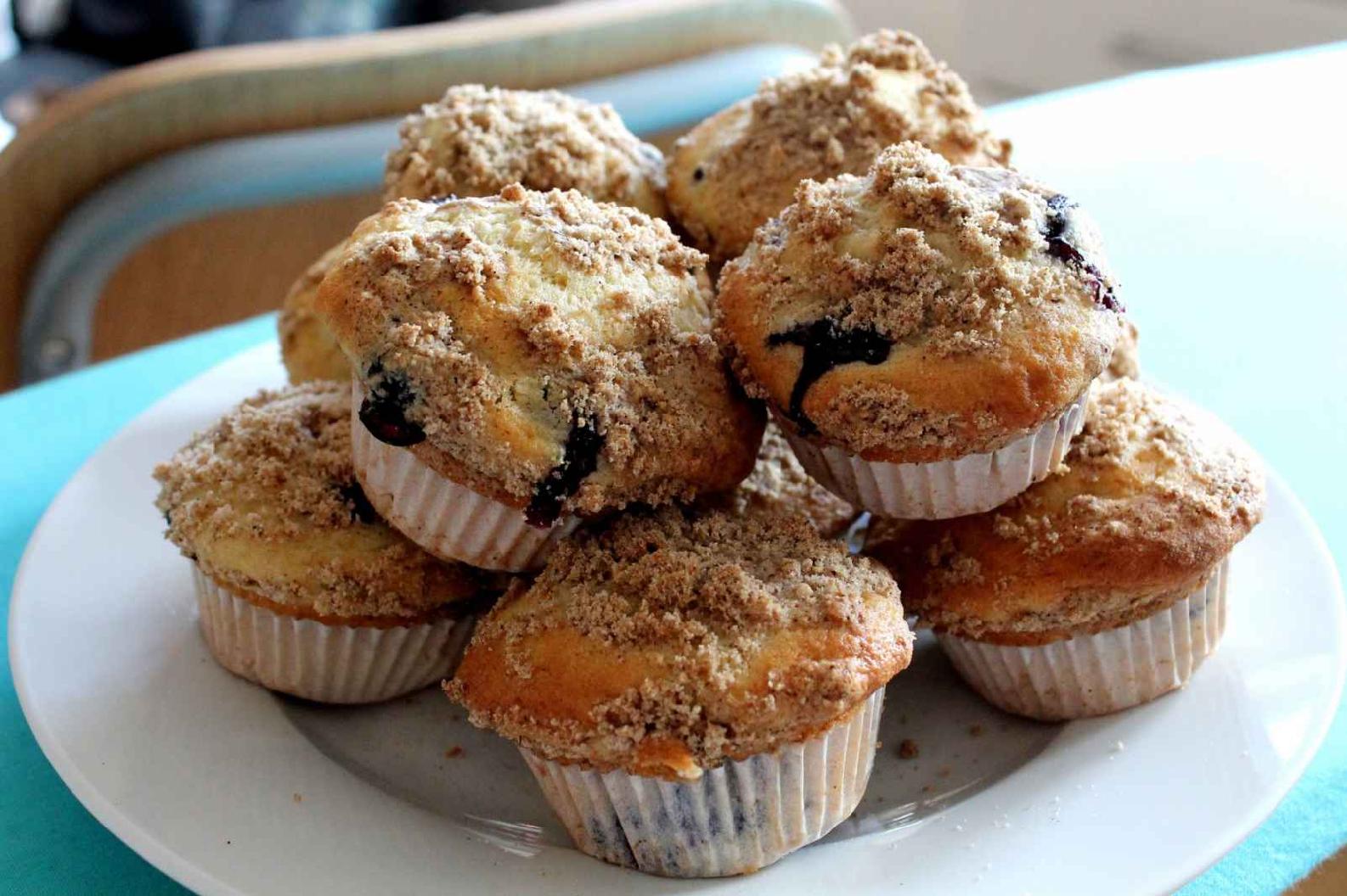 Blueberries muffins are so attractive and yummy It is a good way to make kids - photo 5